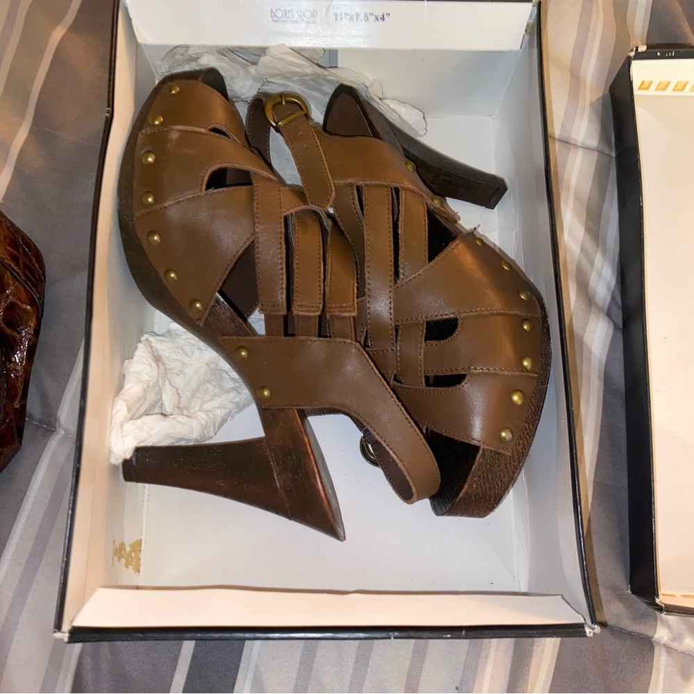 Brand new heels never been worn 7 1/2